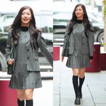 [패션엔숏] 아이들 미연, 가로수길이 발칵! 가을 요정 같은 플리츠 원피스 프레피룩