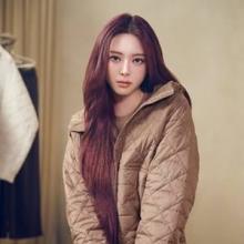 다이나핏, 있지 유나와 톤온톤 가을 아웃핏! 피팅룸 컨셉 가을 캠페인 공개 