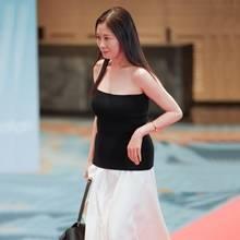 [패션엔 포토] 문소리, 대담한 오프숄더 과감한 하이슬릿! 파격적인 블랙앤화이트룩 외출 