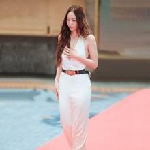 [패션엔 포토] 정수정, 거침없는 드레스핏! 눈을 뗄 수 없는 강렬한 클리비지 드레스룩