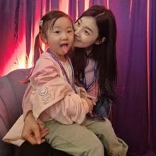 한지혜, 점점 닮아가는 모녀! 폭풍성장 4살 딸과 붕어빵 투샷 핑크빛 나들이룩