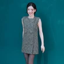 [패션엔 포토] 태연, 이영애도 입은 화제의 단추 원피스...햅번 같은 복고풍 미니 원피스룩