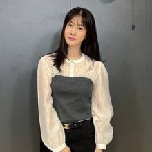 박소현, 최강 동안 비결은 ‘청순&모던!’ 시스루 블라우스로 빛난 50대의 출근룩