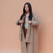 [패션엔 포토] 정채연, 어그 로퍼와 꿀조합! 늦가을 멋스러운 트렌치 코트룩