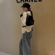 ‘홍콩댁’ 김정은, 우아함에 힙 더했다! 카페룩도 명품 클래스 니트 카디건 외출룩