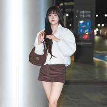 [패션엔 포토] 르세라핌 홍은채, 추워도 미니는 포기 못해...폼나는 크롭 패딩룩