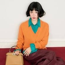 송혜교, 똑단발과 꿀조합! 옷차림에 달라진 대담하고 클래식한 핸드백 스타일