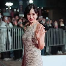 [패션엔 포토] 손예진, 청룡 여우주연상! 잊지못할 순간 매혹적인 망사 드레스룩