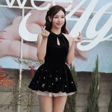 [패션엔 포토] 트와이스 나연, 성수동이 난리! 심쿵 플러팅 홀터넥 미니 원피스 러블리룩 