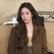 르세라핌 카즈하, 도쿄돔 8만 팬 탱큐! 투어 끝낸 차분한 모카무스 스웨이드 데일리룩 