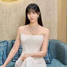 고소영, 50대의 화이트 핏! 나이 꺼꾸로 우아한 고혹미 화이트 튜브톱 드레스룩