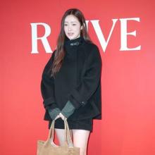 [패션엔 포토] 차정원, 추워도 쇼츠는 포기못해! 하이넥 재킷으로 뽐낸 미니 투피스룩