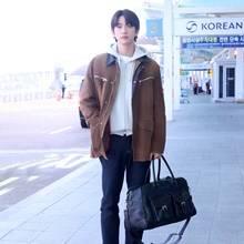 '갓세븐' 박진영, 스웨이드 재킷과 후드 니트 집업...품격있는 유러피안 댄디룩 로마 출국