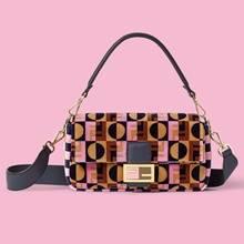 펜디, 넷플릭스 시리즈 '에밀리, 파리에 가다' 스페셜 캡슐 컬렉션 출시