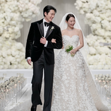 '세기의 결혼식' 신민아, 인생 최고의 순간! 순백의 신부 꽃잎 드레스 '화제만발'