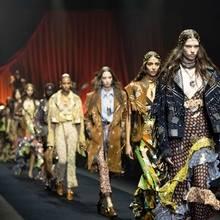 에트로, 창업주 일가 지분 다 팔았다...다시 시험대 오른 럭셔리 페이즐리 명가 