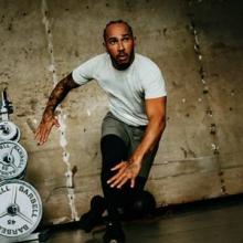 룰루레몬, 월드챔피언 루이스 해밀턴과 피트니스 애슬리트 아모띠와 트레인 컬렉션 출시