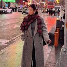 기은세, 뉴욕 홀리데이 분위기에 흠뻑! 제대로 빠져든 테디베어 재킷과 클래식 코트 여행룩