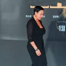 [패션엔 포토] 정영주, 파격 삭발! 카리스마 대폭발 치명적인 자태 블랙 투피스룩