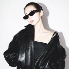 안소희, 청순미가 사라졌다! 올백 헤어에 블랙 레더 재킷 모던 시크 걸크러시룩