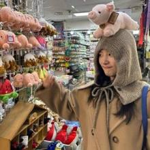 정채연, 아기돼지 보다 더 큐티! 전통시장에서 텐션 업 바라클라바에 얼죽코룩