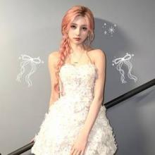 아이브 가을, 동화 뚫고 나왔나? 로맨틱 몽환미 플라워 튜브 톱 드레스룩