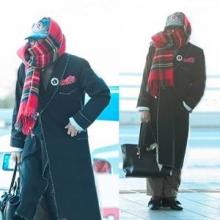 [패션엔숏] 지드래곤, 강추위 맞선 꽁꽁 패션! 레드 체크 머플러로 감싼 클래식 코트룩