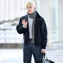 스트레이키즈 방찬, 금발의 리더! 블루종과 청바지 굿조합 클래식한 봄스타일 파리 출국