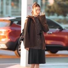 [패션엔 포토] 미야오 가원, 한파에도 얼죽멋! 칼바람에 맞선 바람박이 스쿨걸룩