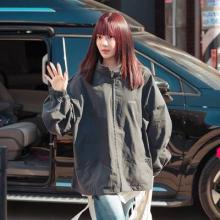 [패션엔 포토] 에스파 닝닝, 난리난 성수 핫스팟! 꾸안꾸 오버핏 집업 재킷 나들이룩