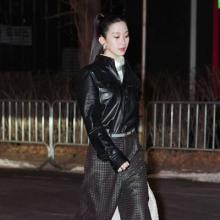 [패션엔 포토] 문가영, 성수동 홀릭! 시크한 멜로 퀸 광택 가가패션 레더룩 