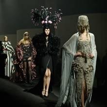 [리뷰] 하이 패션과 개념 예술의 조화! 발렌티노 2026 S/S 오뜨꾸띄르 컬렉션