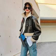 송경아, 톱모델이 겨울 가죽 재킷을 입는 법! 시크함에 힘 뺀 레더 재킷 데일리룩