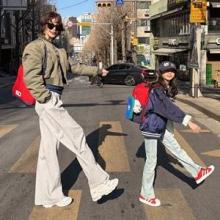 모델 송경아, 9살 딸과 봄 스타일이 꼭 닮았네! 런웨이 같은 스트릿 모녀 커플룩
