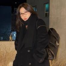 이해리, 찬바람 녹인 얼죽코 찐 멋! 뿔테 안경에 머플러 긱시크 얼죽코룩