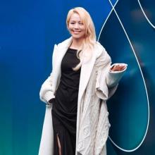 [패션엔 포토] 소향, 47세 디바 유쾌한 레드카펫! 코트 위에 카디건 툭 무심한 레이어드룩