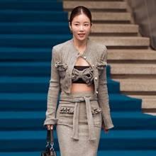 [패션엔 포토] 기은세, 보여주는 브라렛! 패션위크 강타한 자유로운 여성성 파격 투피스룩