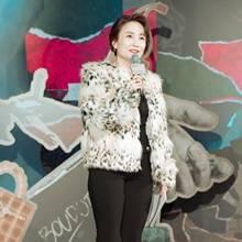 [패션엔 포토] 박경림, 겨울 끝자락! 포근한 페이크 퍼 재킷으로 끝낸 럭셔리 MC룩