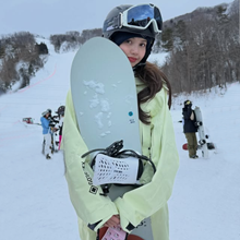 블랙핑크 리사, 설원 속 런웨이! 짜릿한 스노우보드 화사한 럭셔리 스키 리조트룩 