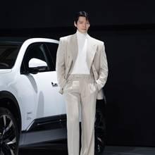 김우빈,  스웨덴 전기차 폴스타 앰배서더! 결혼 후 첫 공식석상 자체발광 슈트핏 