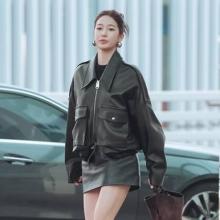 [패션엔 포토] 르세라핌 카즈하, 공항이 들썩 가죽 쇼츠! 레더 쇼츠 슈트룩 뉴욕 출국