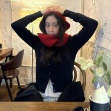 정려원, 가는 겨울이 아쉬워! 롱 코트에 빨간 소피후드 막차탄 겨울 멋녀 동네 산책룩