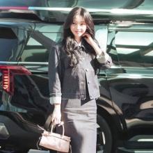 [패션엔 포토] 에스파 카리나, 청청도 우아 공항이 심쿵! ‘데님 온 데님’ 밀라노 출국룩