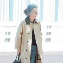 [패션엔 포토] 윤여정, 70대의 멋과 품격! 은은한 은발과 찰떡 트렌치코트 출국룩