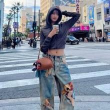 아이들 민니, 힙의 도시에서 뽐낸 걸크러시 매력! LA 홀린 크롭 후디와 패치워크 팬츠 스트릿룩
