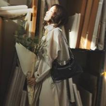 정려원, 겨울잠 깬 봄의 여신! 니트 카디건과 트렌치 심쿵 실루엣 봄 페미닌룩  