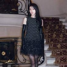 노윤서, 발렌시아가에 뜬 이대 여신! 올 블랙 슬림 실루엣 깃털 드레스룩