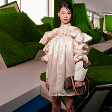 정호연, 참을수 없는 동심 유혹! 루이비통 빛낸 러블리한 베이비돌 원피스룩