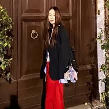 고현정, 핫핑크도 찰떡! 로마에서도 빛난 50대 워너비 스타의 루즈 핏 스트릿룩