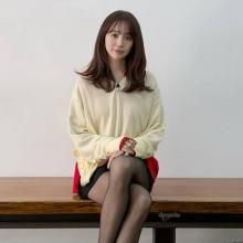 윤은혜, 대체 몸무게 얼마? 더 말라 보이는 루즈핏 니트와 블랙 스타킹 시크 슬림룩